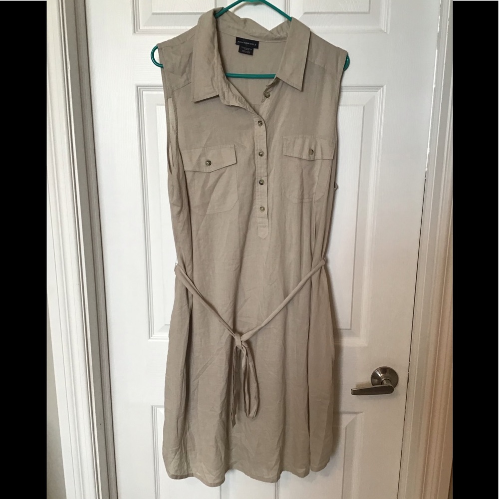 Plus Size Additionelle Sleeveless Dress